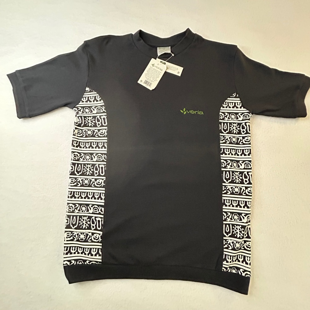 Veria brand NWT New With Tags Women's Discontinued T Shirt Organic Size Small